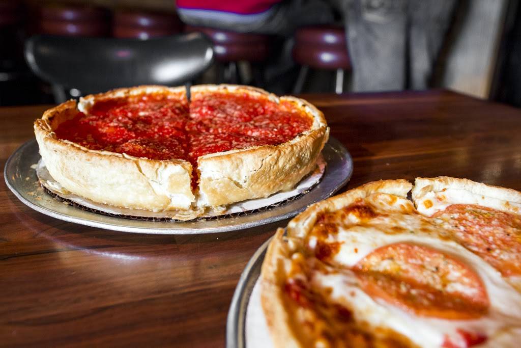 The Wig & Pen Pizza Pub | restaurant | 1220 US-6 West, Iowa City, IA 52246, USA | 3193542767 OR +1 319-354-2767