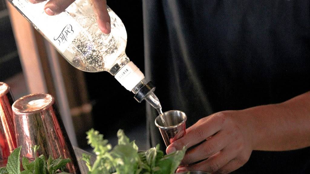 El Gallo Negro | restaurant | 8465 Old Redwood Hwy, Windsor, CA 95492, USA | 7078389511 OR +1 707-838-9511