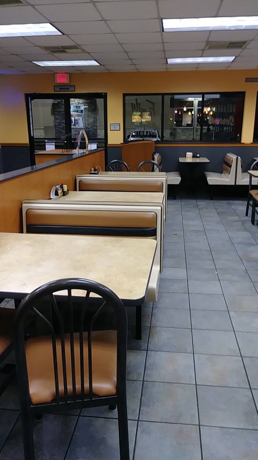 Whataburger | restaurant | 1726 Military Pkwy, Mesquite, TX 75149, USA | 9722899263 OR +1 972-289-9263