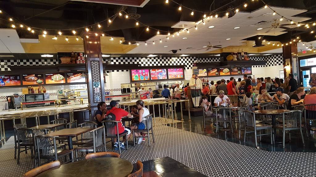 Louies Italian Restaurant | restaurant | 104 57th Ave, Orlando, FL 32819, USA | 4073638000 OR +1 407-363-8000