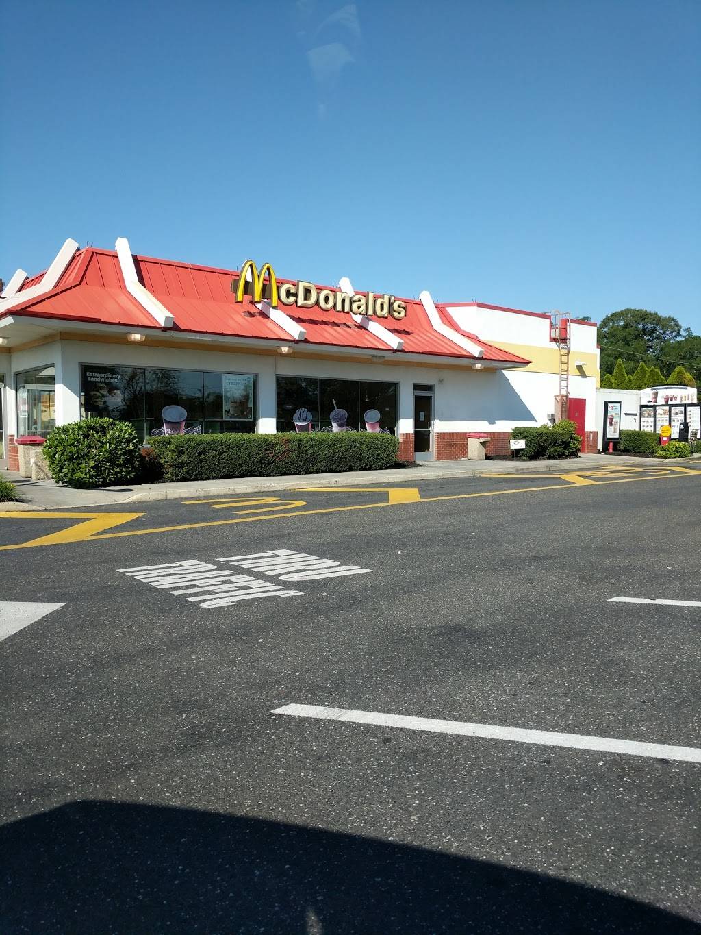 McDonalds | cafe | 401 New Rd, Somers Point, NJ 08244, USA | 6099265900 OR +1 609-926-5900