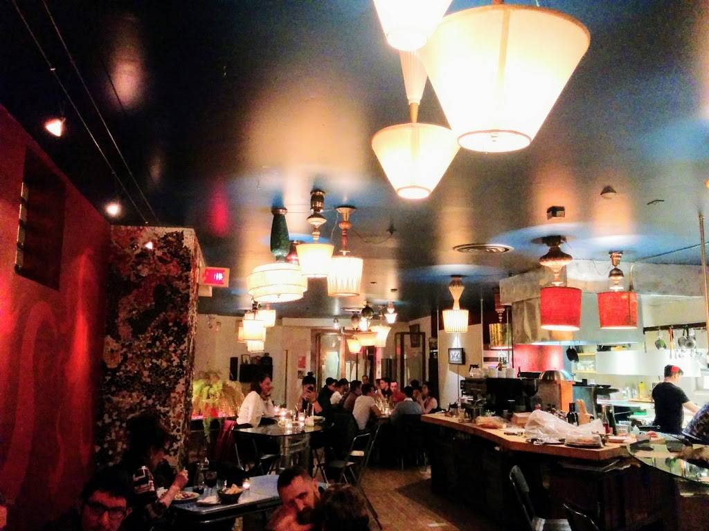 Restaurant Cabotins | restaurant | 4821 Rue Sainte-Catherine E, Montréal, QC H1V 1Z7, Canada | 5142518817 OR +1 514-251-8817