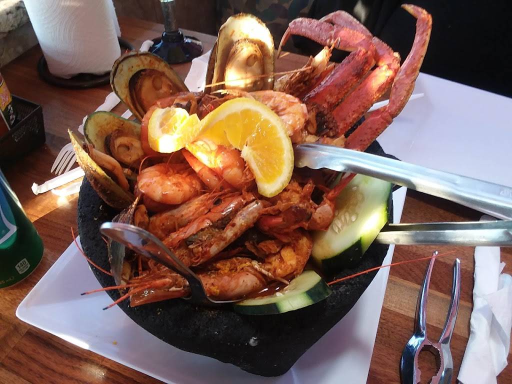 Los Magueyes Seafood | restaurant | 4849 W 79th St, Burbank, IL 60459, USA | 7089073255 OR +1 708-907-3255