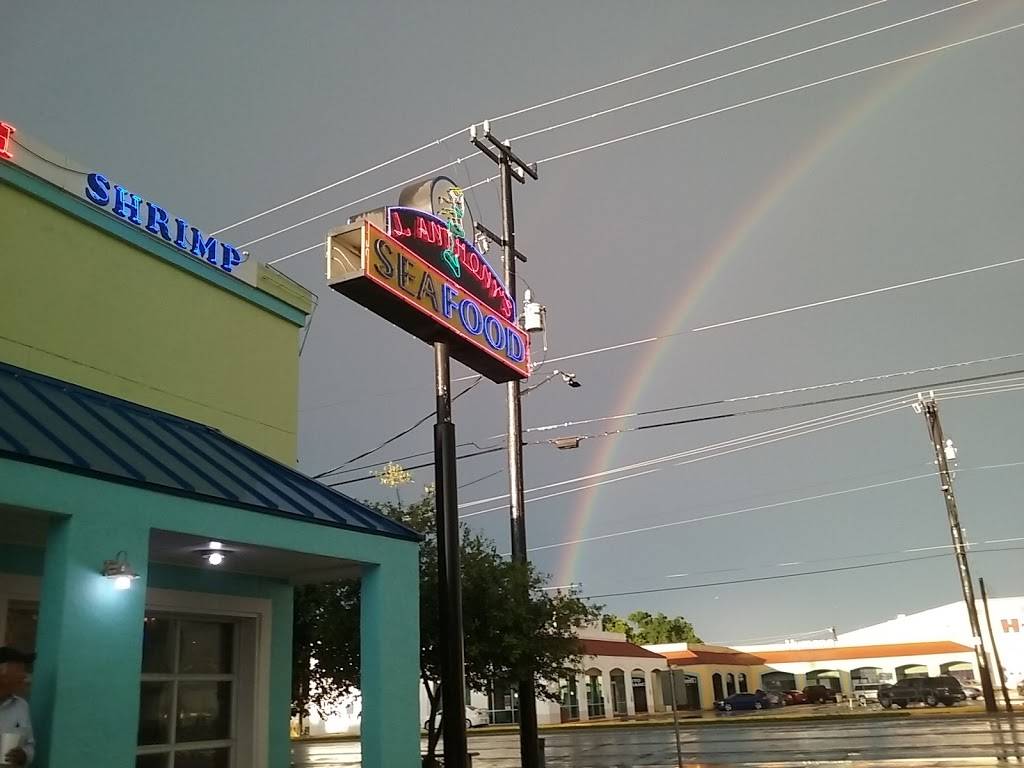 J Anthonys Seafood Cafe | restaurant | 847 S General McMullen Dr, San Antonio, TX 78237, USA | 2104381992 OR +1 210-438-1992