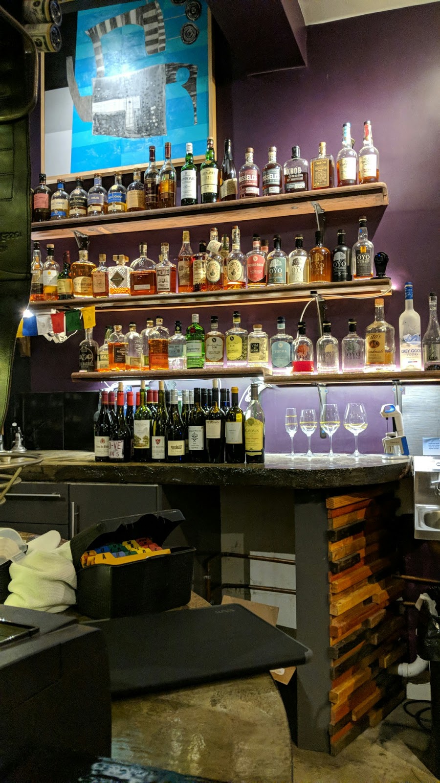 The Wine Spot | restaurant | 2271 Lee Rd, Cleveland Heights, OH 44118, USA | 2163423623 OR +1 216-342-3623