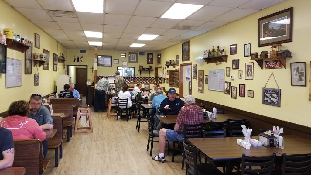 Helens Kitchen | restaurant | 2405 N Marine Blvd # B, Jacksonville, NC 28546, USA | 9104559882 OR +1 910-455-9882