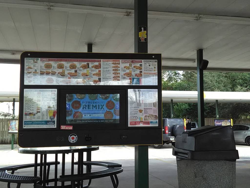 Sonic Drive-In | restaurant | 415 Magnolia Ave, Auburndale, FL 33823, USA | 8639673583 OR +1 863-967-3583