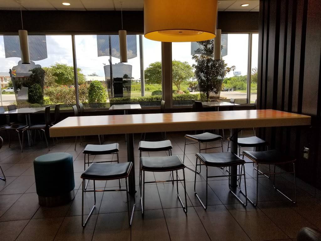 McDonalds | cafe | 2100 Farm to Market Rd 1488, Hempstead, TX 77445, USA | 9798269884 OR +1 979-826-9884