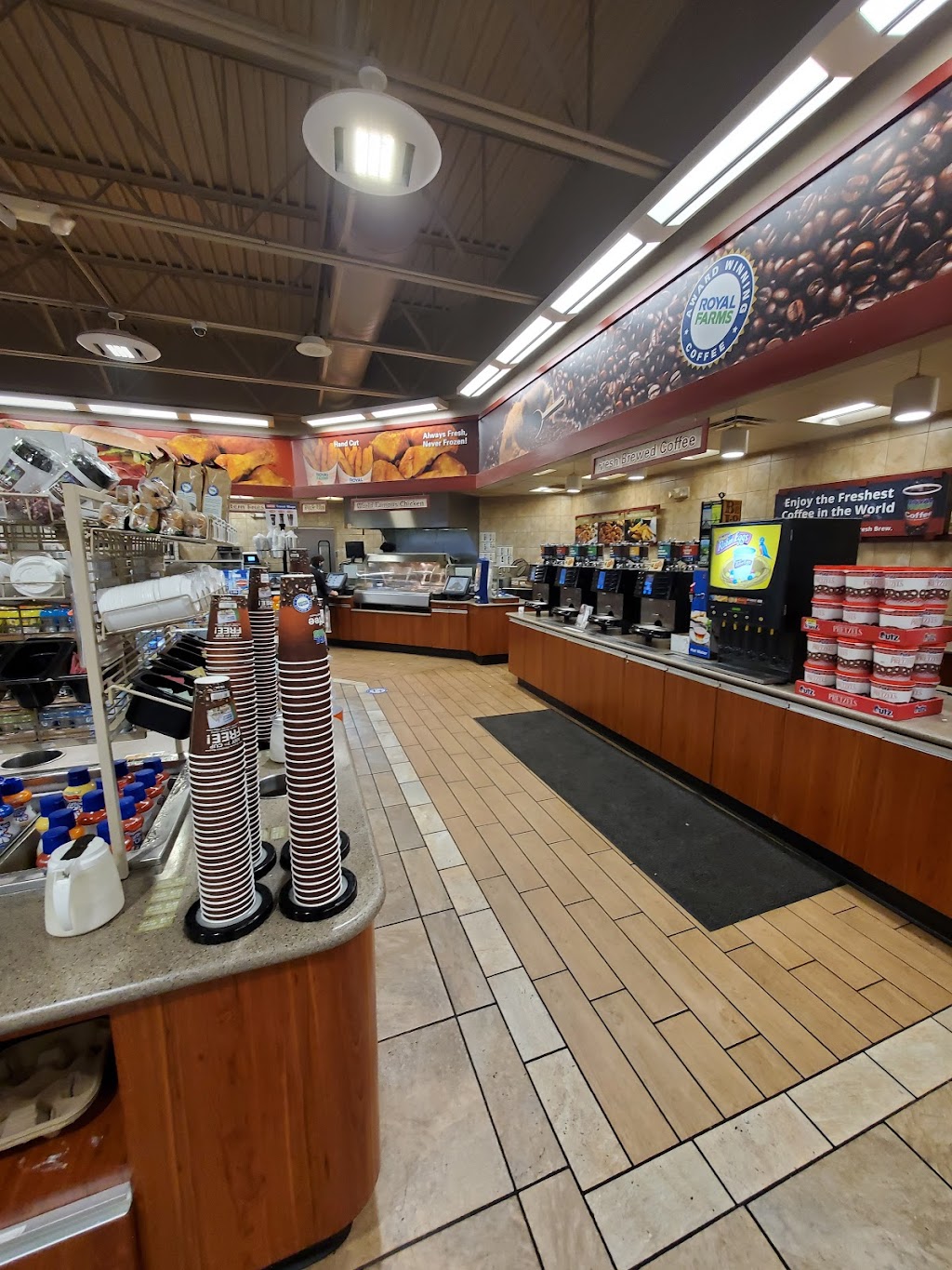 Royal Farms | meal takeaway | 1551 Pulaski Highway and, Wellington Dr, Bear, DE 19701, USA | 3029186341 OR +1 302-918-6341