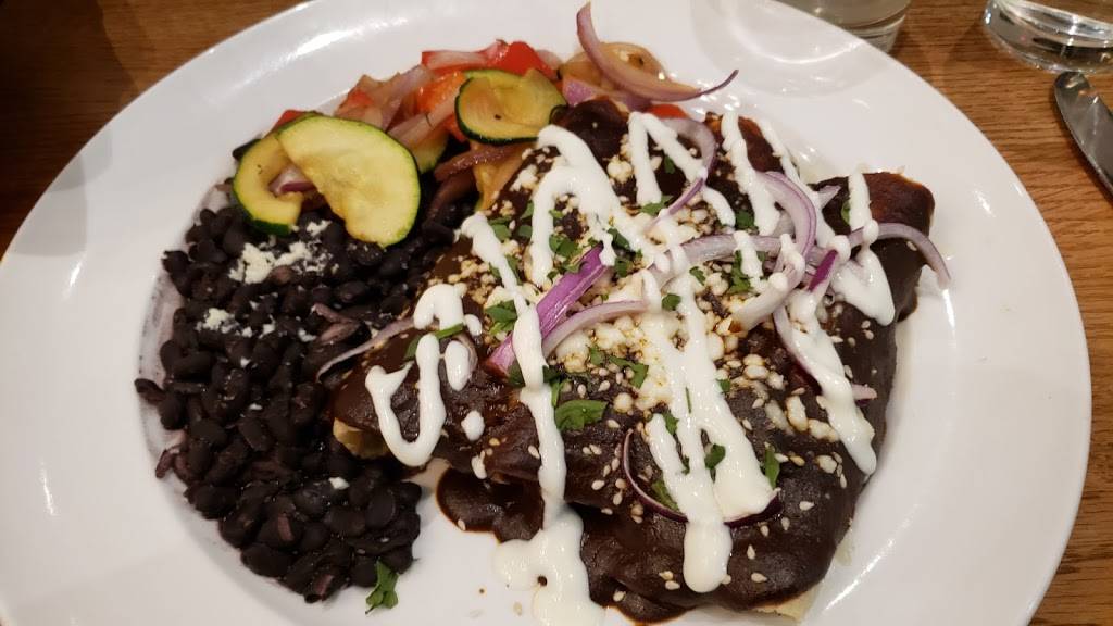 Barrio Queen | restaurant | 21156 S Ellsworth Loop Rd, Queen Creek, AZ 85142, USA | 4808257931 OR +1 480-825-7931