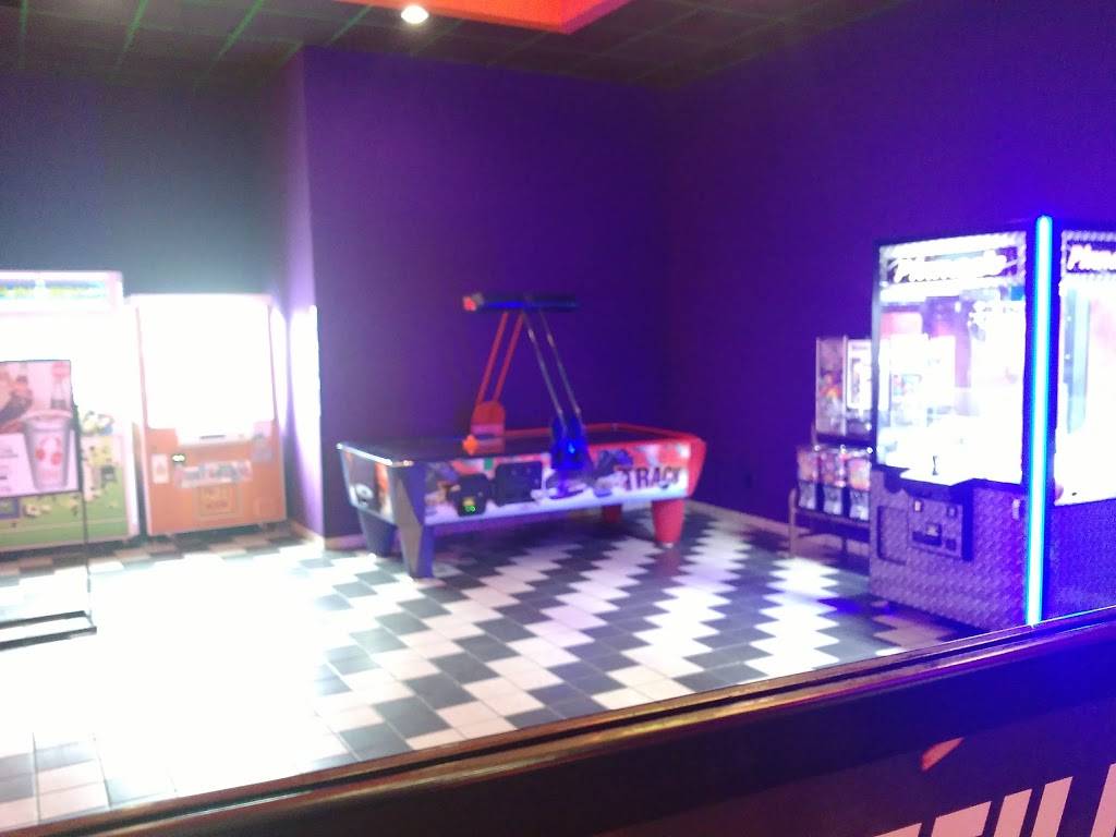 Cinemark Movies 8 | meal takeaway | 1669 W Lacey Blvd, Hanford, CA 93230, USA | 5595821474 OR +1 559-582-1474