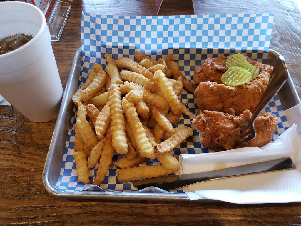Big Shakes Hot Chicken And Fish | restaurant | 671 Martin Rd SW, Huntsville, AL 35824, USA | 2569639444 OR +1 256-963-9444