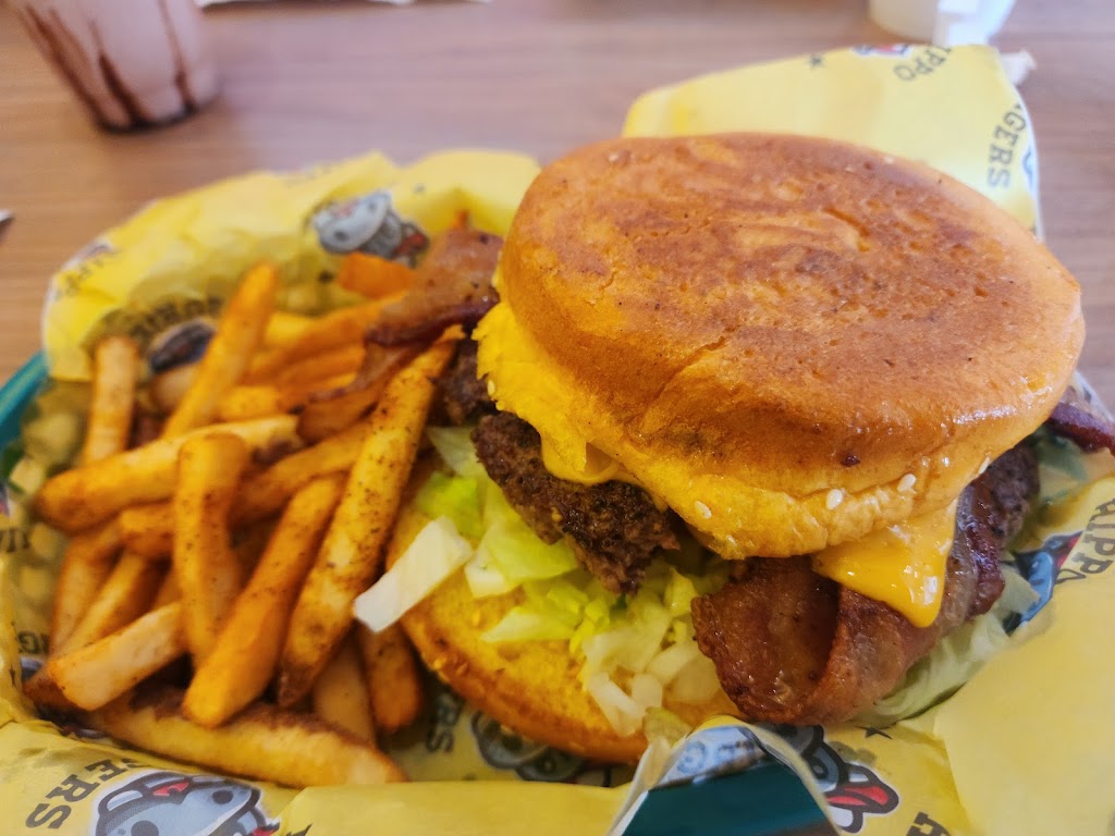 Hippo Burgers | restaurant | 16344 Wallisville Rd Suite 100, Houston, TX 77049, USA | 2818645437 OR +1 281-864-5437