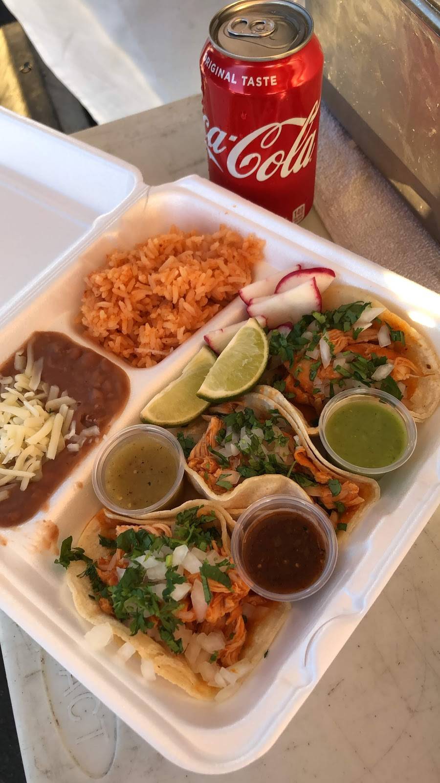 Santos El Rey del taco truck | restaurant | Winnetka Ave &, Vanowen St, Winnetka, CA 91306, USA | 8189436994 OR +1 818-943-6994