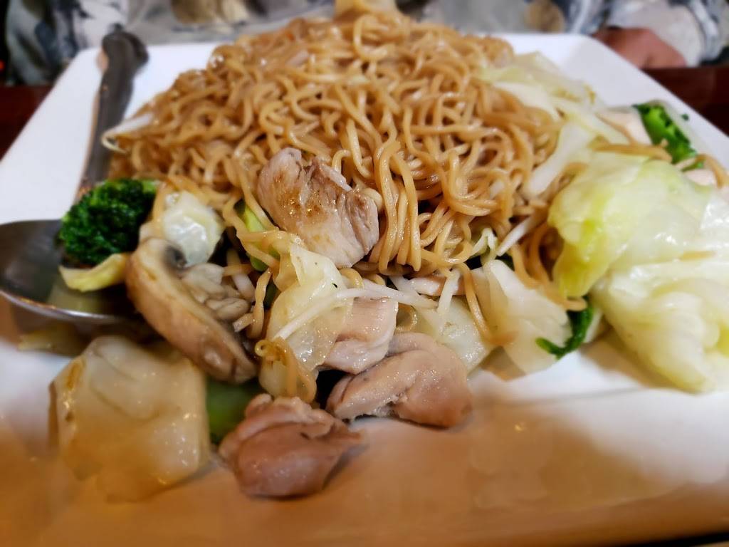 Bangkok Palace | restaurant | 2202 Sunset Blvd, Los Angeles, CA 90026, USA | 2134836913 OR +1 213-483-6913