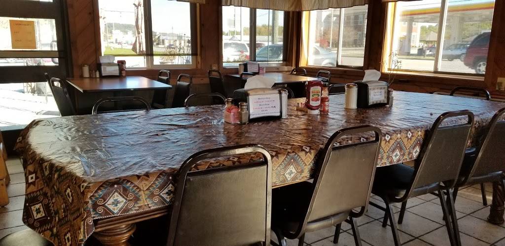 Village Restaurant | restaurant | 115 N Wallace Wilkinson Blvd, Liberty, KY 42539, USA | 6067876085 OR +1 606-787-6085