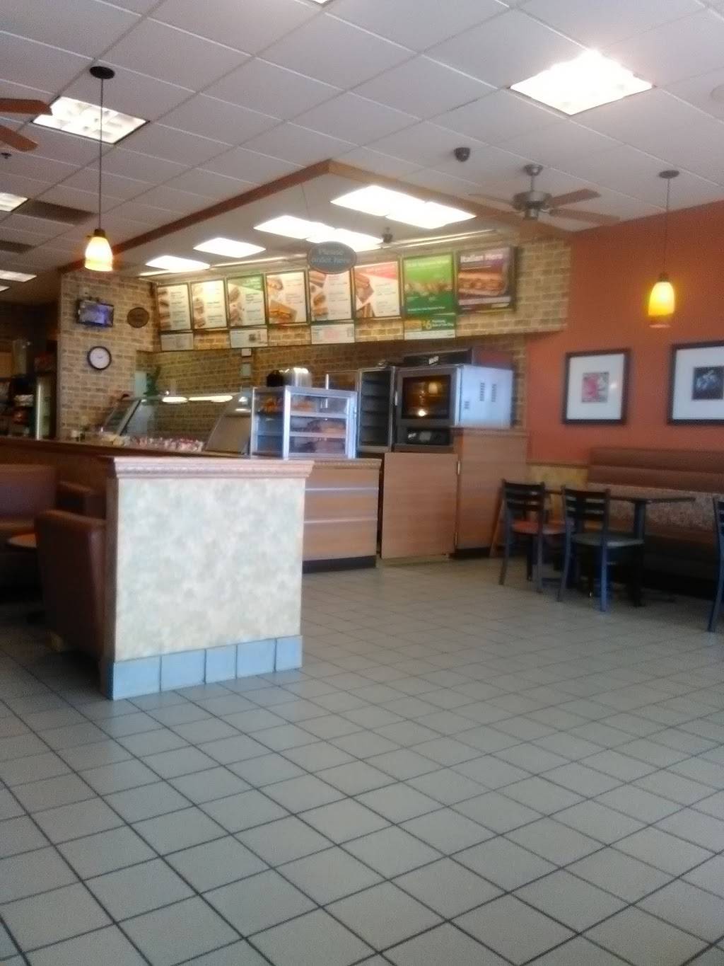 Subway | meal takeaway | 11220 W 135th St, Overland Park, KS 66221, USA | 9134024770 OR +1 913-402-4770