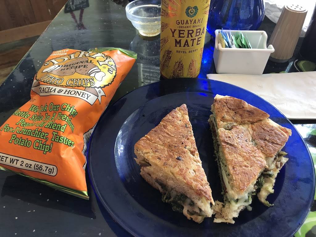 Cafe Aquarius | restaurant | 2101 Paris Rd, Chalmette, LA 70043, USA | 5045103080 OR +1 504-510-3080