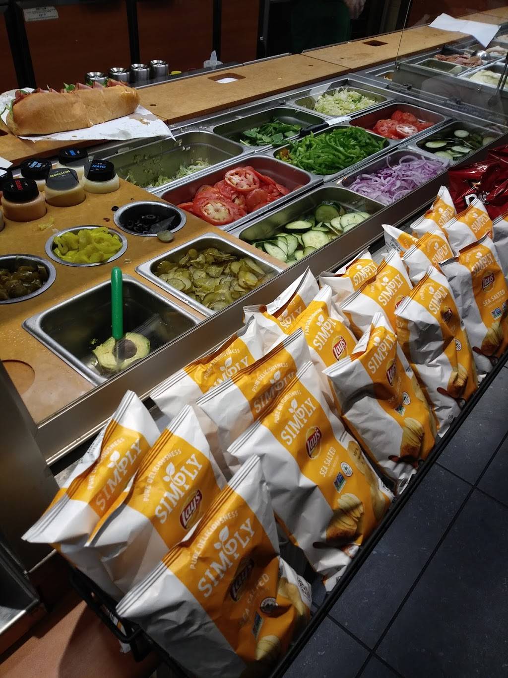 Subway | meal takeaway | 352 W Valley Pkwy, Escondido, CA 92025, USA | 7607358870 OR +1 760-735-8870