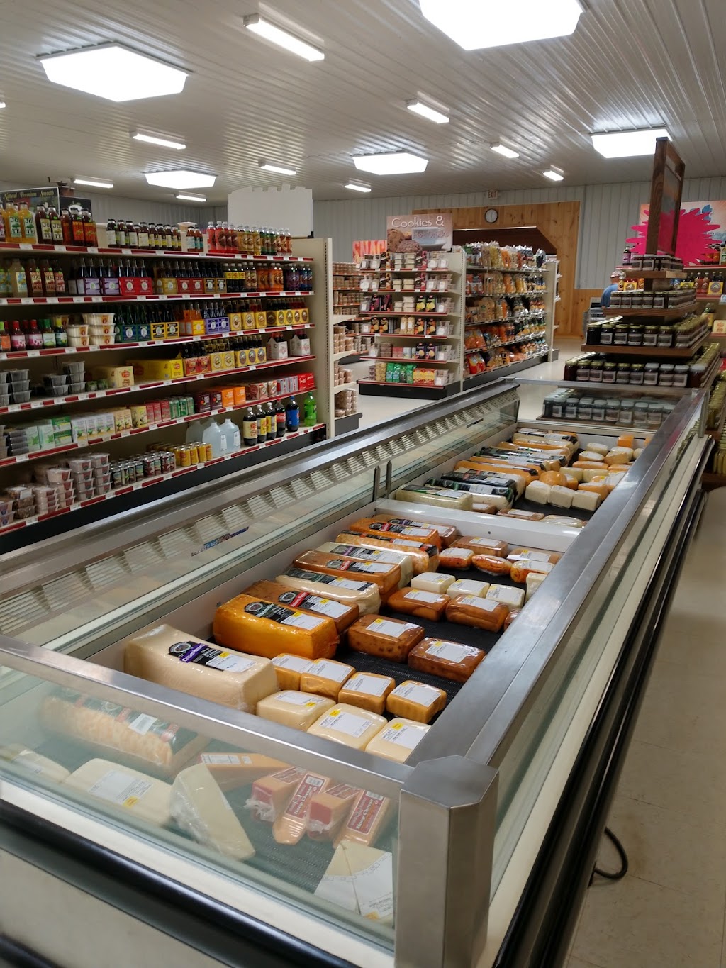 Walker Valley Market | restaurant | 106 Nature Ln, Pearisburg, VA 24134, USA | 5409211381 OR +1 540-921-1381