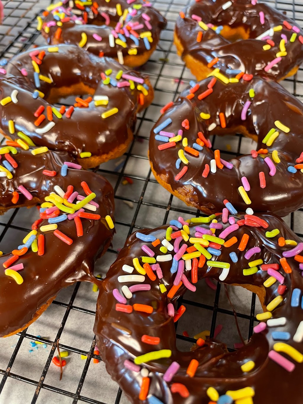 Roots & Leaves Food Truck | cafe | 41001 North Carolina Hwy 12, Avon, NC 27915, USA | 2527738001 OR +1 252-773-8001