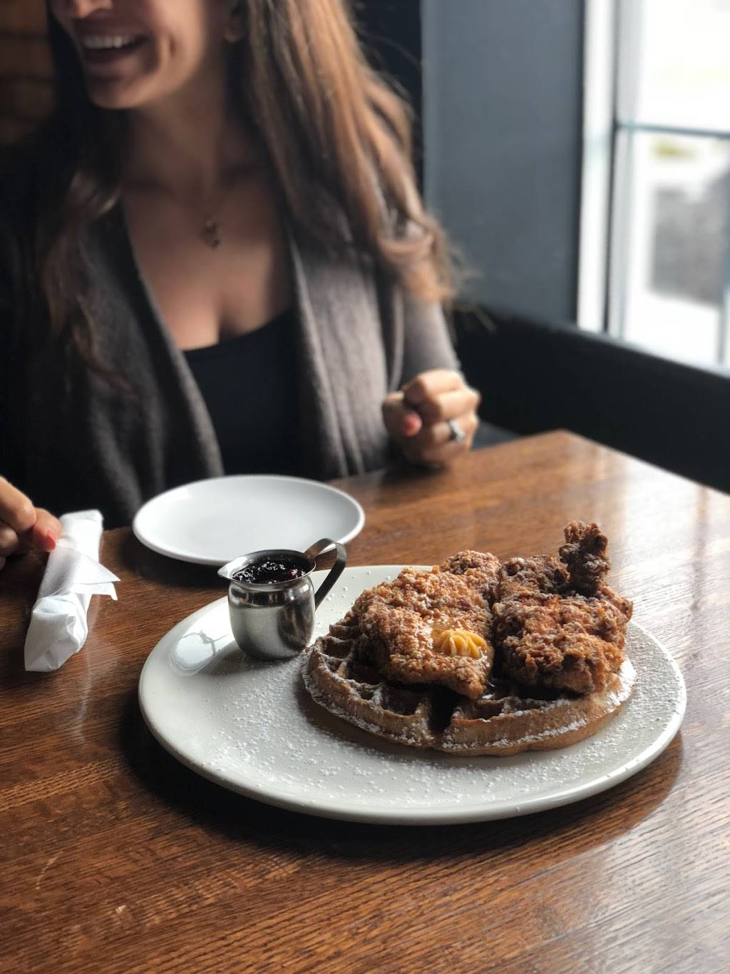 The Oak Barrel | restaurant | 5975 Canal Rd, Valley View, OH 44125, USA | 2165203640 OR +1 216-520-3640