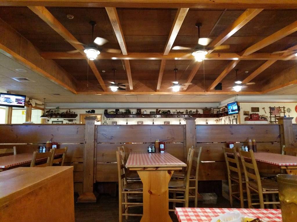 Kens Bar-B-Que | restaurant | 387 SW St Margarets St, Lake City, FL 32025, USA | 3867526725 OR +1 386-752-6725