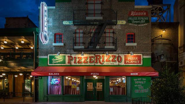 PizzeRizzo | restaurant | Disneys Hollywood Studios, Muppets Courtyard, Kissimmee, FL 34747, USA | 4079395277 OR +1 407-939-5277