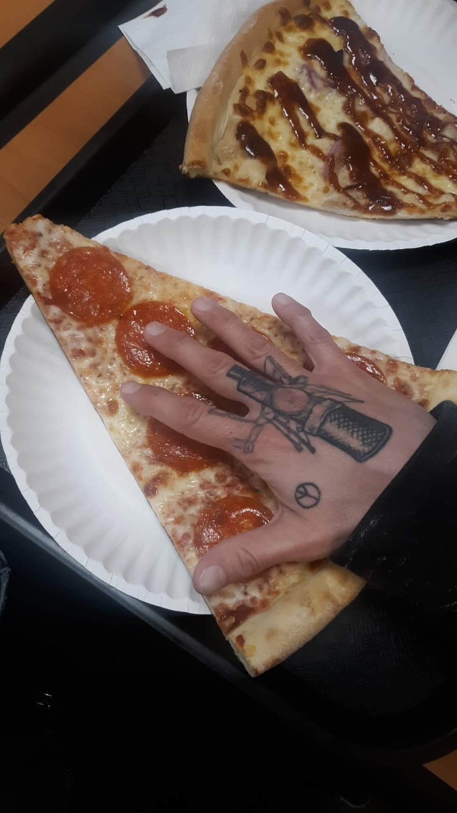 Eat the Best Pizza | restaurant | 711 State St, Madison, WI 53703, USA | 6088196019 OR +1 608-819-6019