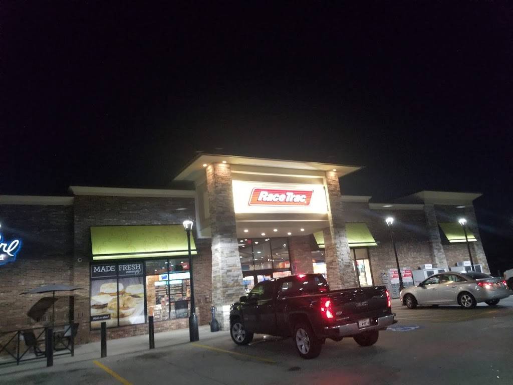 RaceTrac | bakery | 3401 S Garland Ave, Garland, TX 75041, USA | 9722784217 OR +1 972-278-4217
