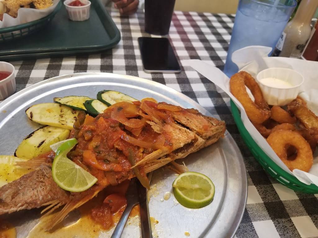 Flying Fish | restaurant | 2913 Montgomery St, Fort Worth, TX 76107, USA | 8179892277 OR +1 817-989-2277