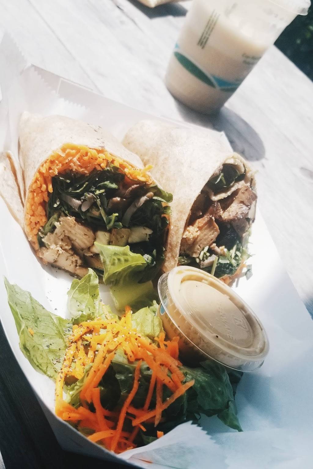 Jonis | restaurant | 28 S Etna Ave Ste 9, Montauk, NY 11954, USA | 6316683663 OR +1 631-668-3663