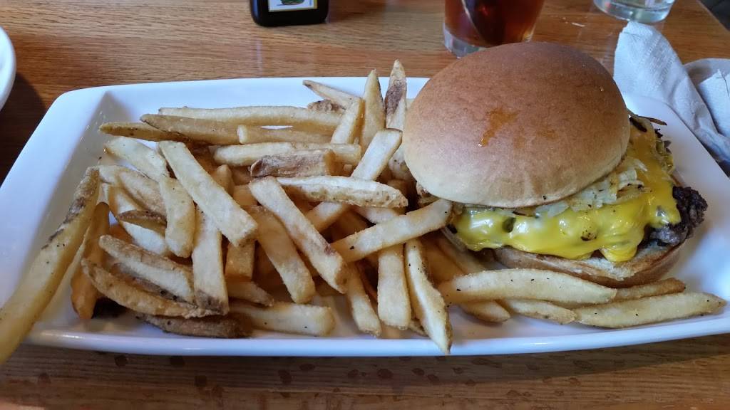 Applebees Grill + Bar | restaurant | 7901 1/2, Southtown Center, Bloomington, MN 55420, USA | 9528818845 OR +1 952-881-8845