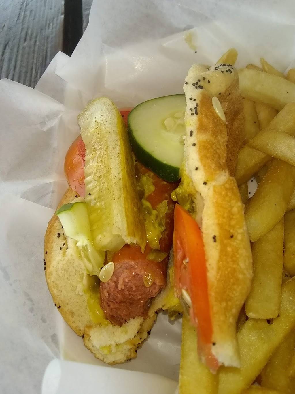 Skyway Doghouse | restaurant | 9480 S Ewing Ave, Chicago, IL 60617, USA | 7737312000 OR +1 773-731-2000