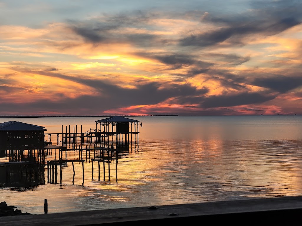 Jesse’s On The Bay | restaurant | 1631 Crosswinds Ct, Gulf Shores, AL 36542, USA | 25196538272 OR +1 251-965-3827 ext. 2