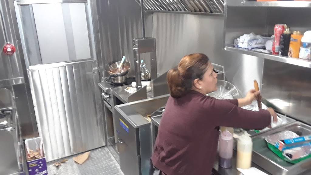 Churros Los Cuates | restaurant | 1526 S King St, Santa Ana, CA 92704, USA | 7149138458 OR +1 714-913-8458