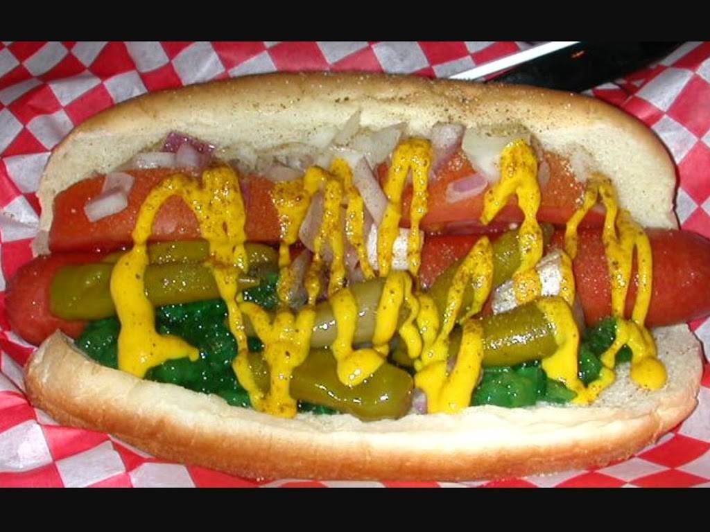 Walt & Maries Country Market & Cafe | restaurant | 44947 W Red Arrow Hwy, Paw Paw, MI 49079, USA | 2696577570 OR +1 269-657-7570