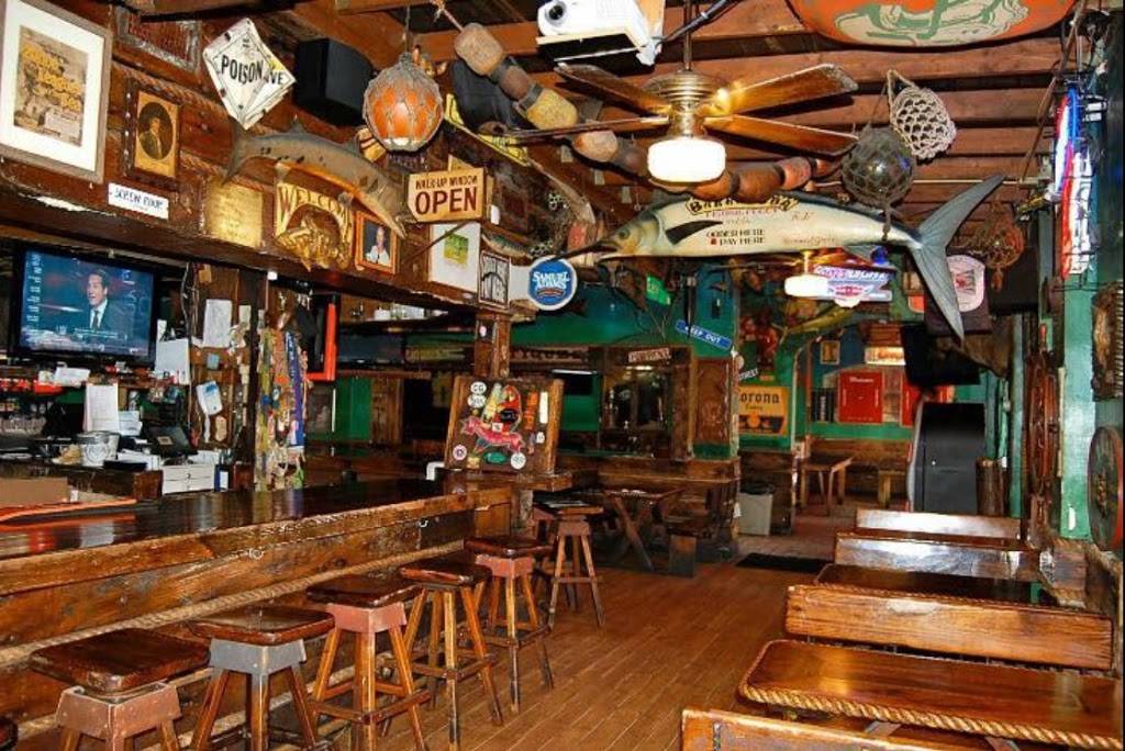 Barracuda Taphouse & Grill | night club | 3035 Fuller St, Miami, FL 33133, USA | 3059189013 OR +1 305-918-9013