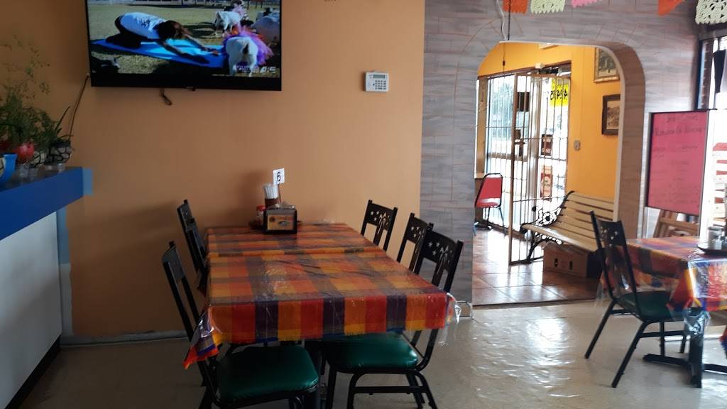 Quesadilla Monarca | restaurant | 3645 1, 2, W 83rd Pl, Chicago, IL 60652, USA | 7734243517 OR +1 773-424-3517