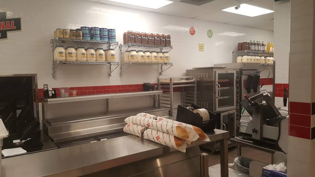 Jimmy Johns | meal delivery | 322 Singing Oaks #106, Spring Branch, TX 78070, USA | 8304104600 OR +1 830-410-4600