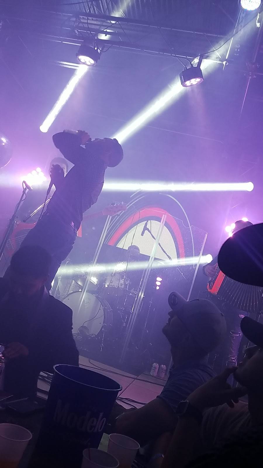 El Tequilas Night Club | night club | 110 25th Ave, Melrose Park, IL 60160, USA | 8156087399 OR +1 815-608-7399