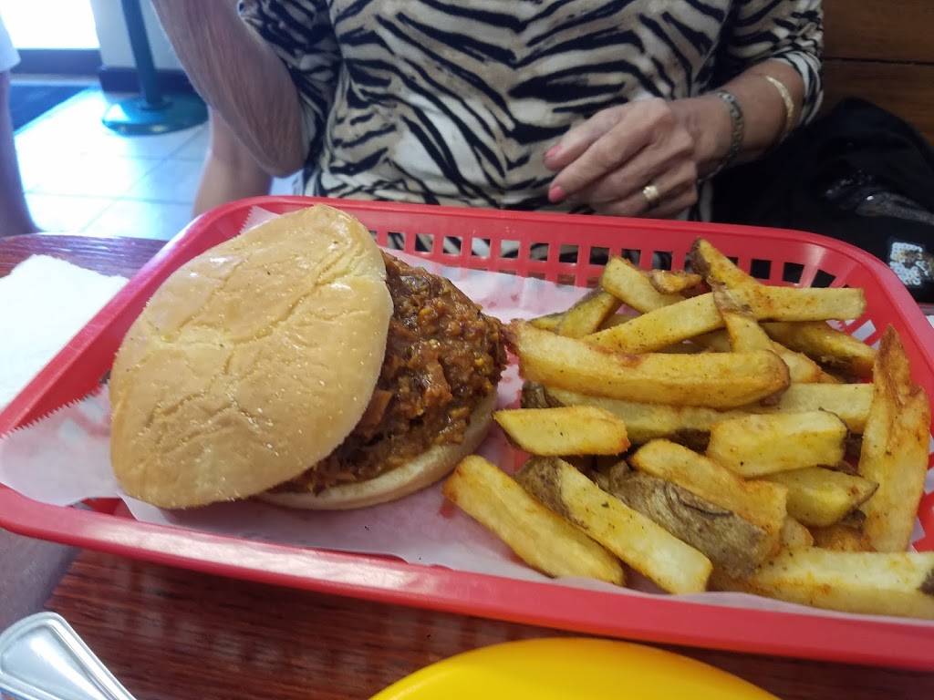 Cousin Willies Smokehouse | restaurant | 280 US-90, Jacksonville, FL 32234, USA | 9042669992 OR +1 904-266-9992