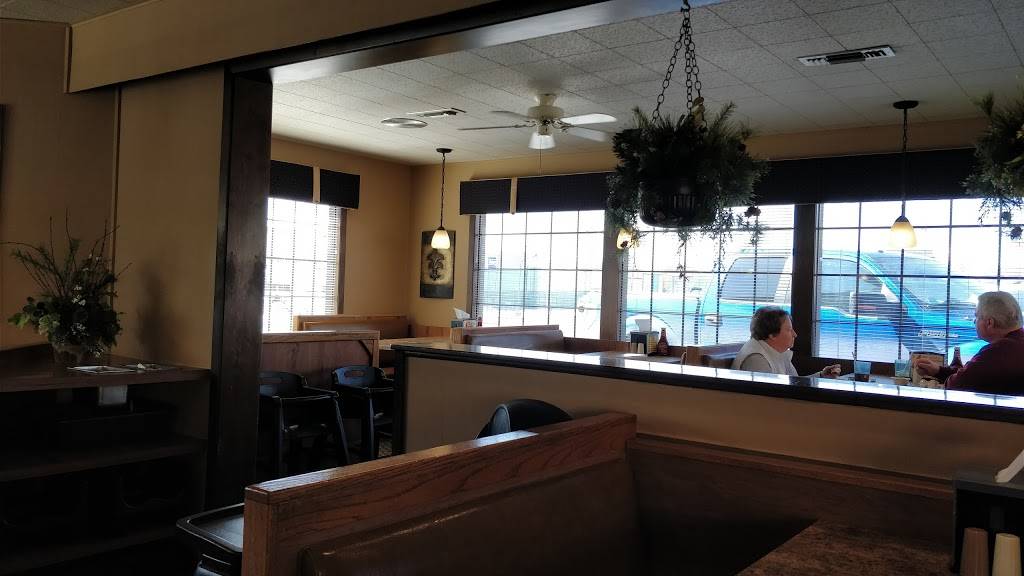 Villager Restaurant | restaurant | 421 Flindt Dr, Storm Lake, IA 50588, USA | 7127322372 OR +1 712-732-2372