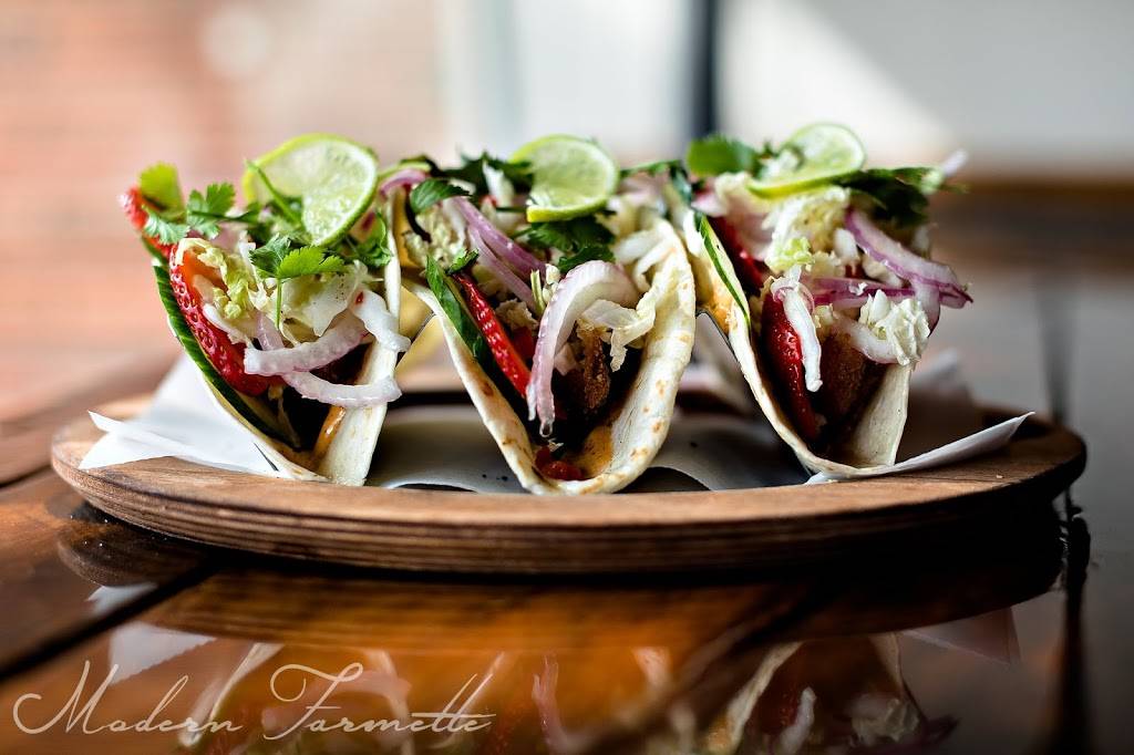 Big Iron Horse Barbecue | restaurant | 205 Park Ave, Barrington, IL 60010, USA | 8473824766 OR +1 847-382-4766