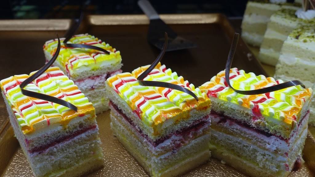 Pastries N Chaat | restaurant | 1100 Foster Square Ln #150, Foster City, CA 94404, USA | 6503990504 OR +1 650-399-0504