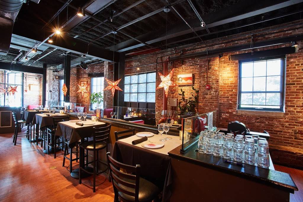 Bella Luna & The Milky Way | night club | 284 Amory St, Jamaica Plain, MA 02130, USA | 6175246060 OR +1 617-524-6060