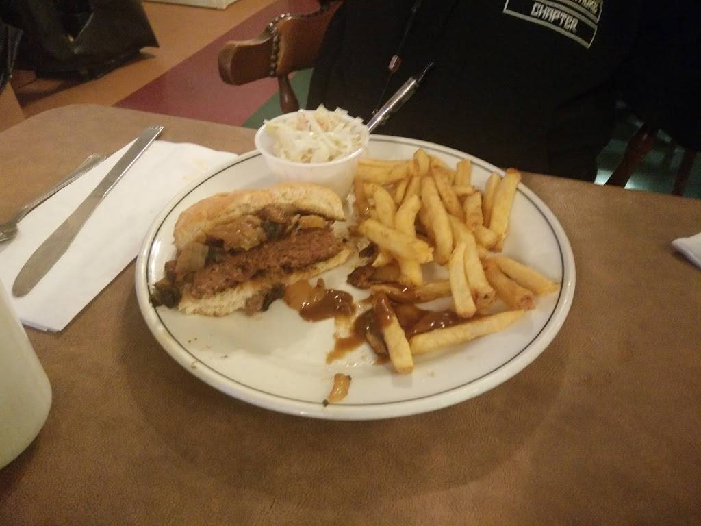 Shakers Family Restaurant | restaurant | 63 Albert St E, Plattsville, ON N0J 1S0, Canada | 5196846813 OR +1 519-684-6813