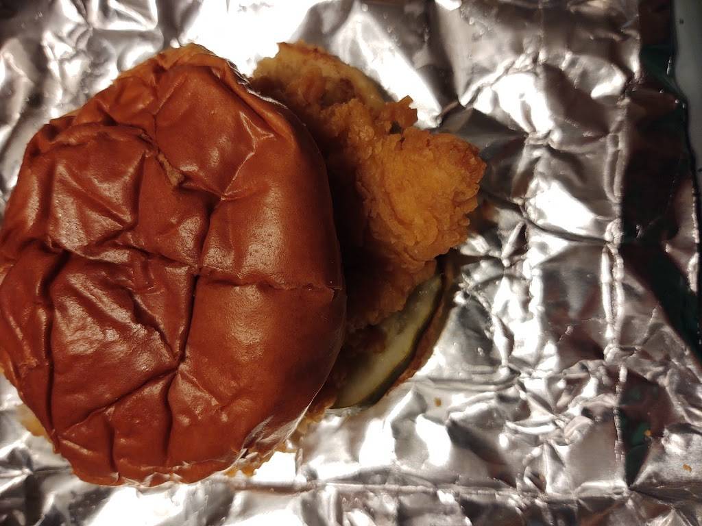 Popeyes Louisiana Kitchen | restaurant | 1222 Bells Hwy, Walterboro, SC 29488, USA | 8435382150 OR +1 843-538-2150