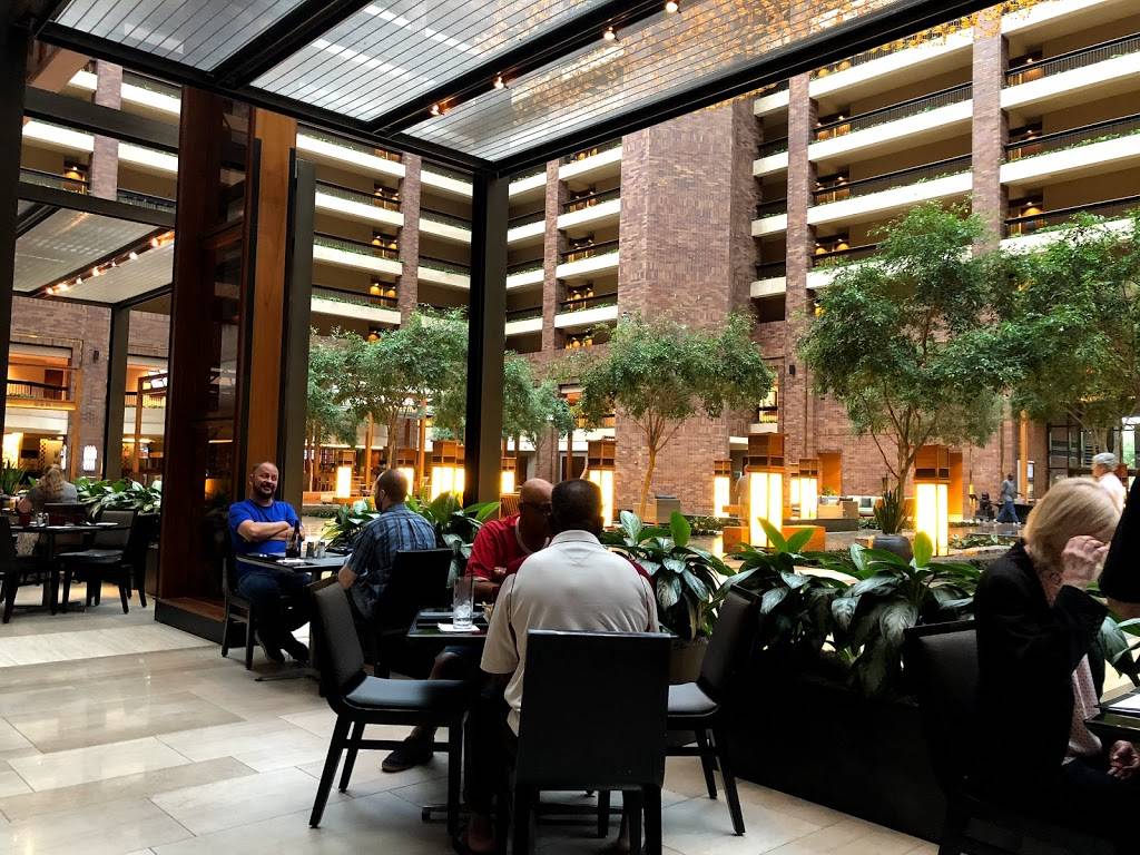 Media Grill + Bar | restaurant | 2201 N Stemmons Fwy, Dallas, TX 75207, USA | 2147617439 OR +1 214-761-7439