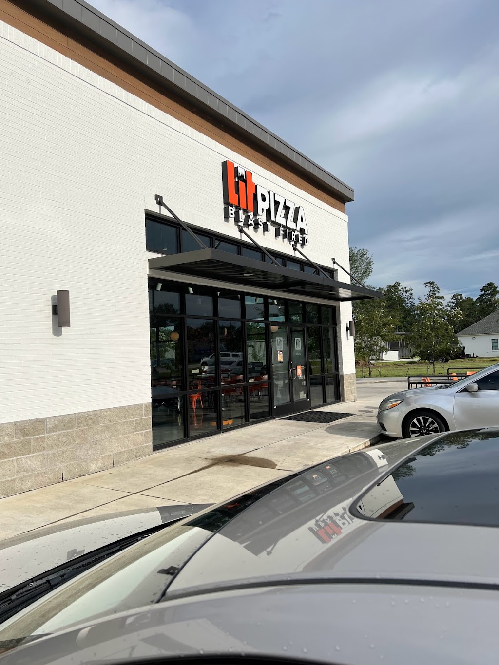 Lit Pizza - Central | restaurant | 9850 Sullivan Rd, Baton Rouge, LA 70818, USA | 2254785005 OR +1 225-478-5005